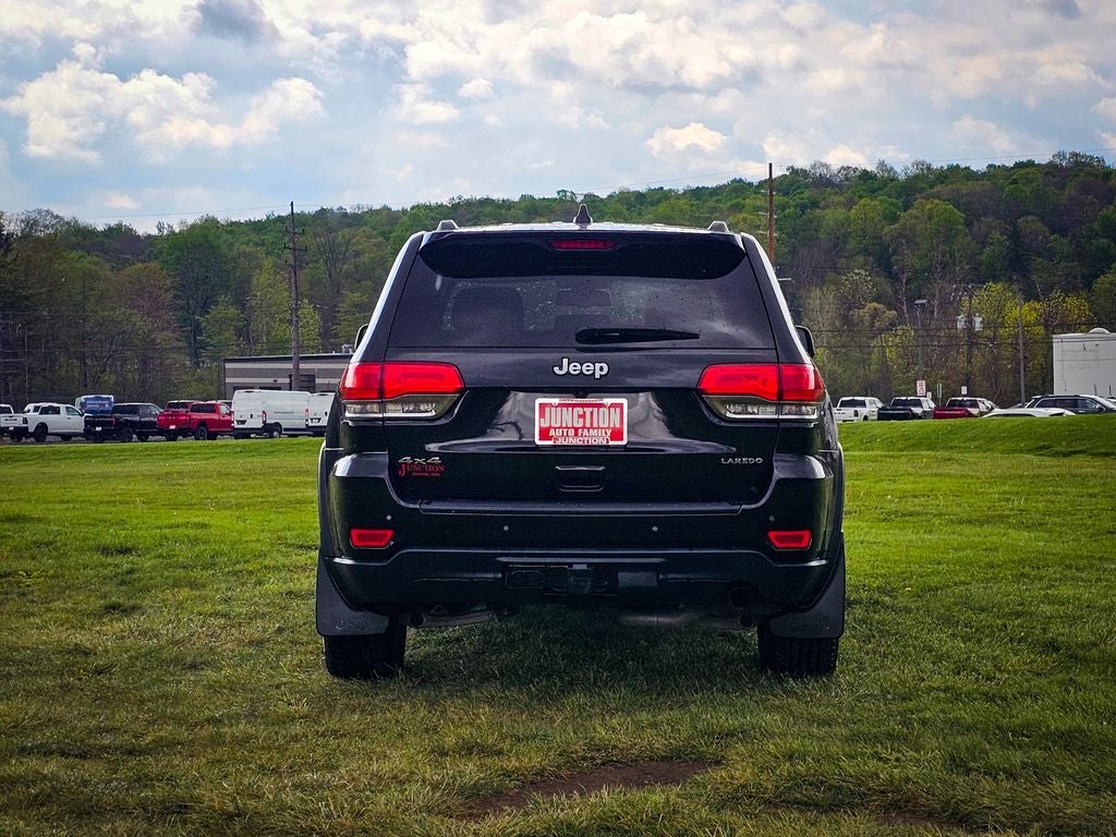 2016 Jeep Grand Cherokee — interior view