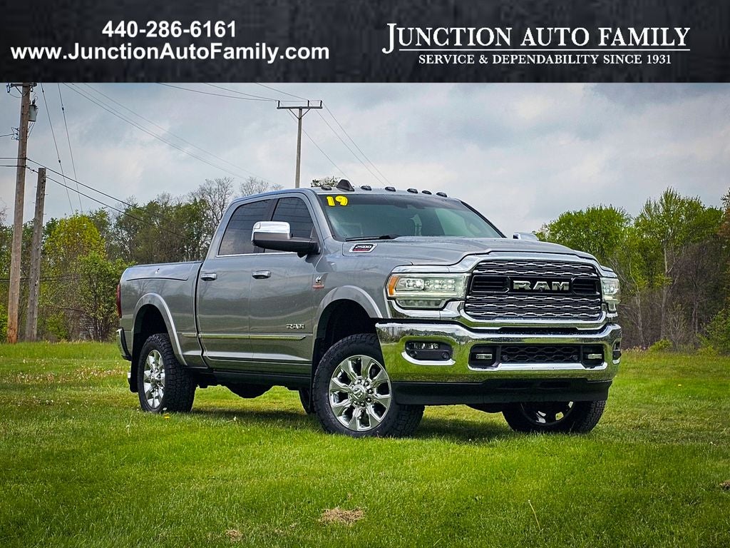 2019 RAM 2500 Limited Crew Cab 4x4 6'4' Box in Billet Silver Metallic Clearcoat — front three-quarter view