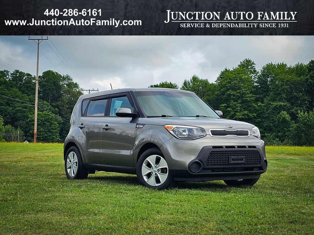 2016 Kia Soul Base in Titanium Gray — front three-quarter view