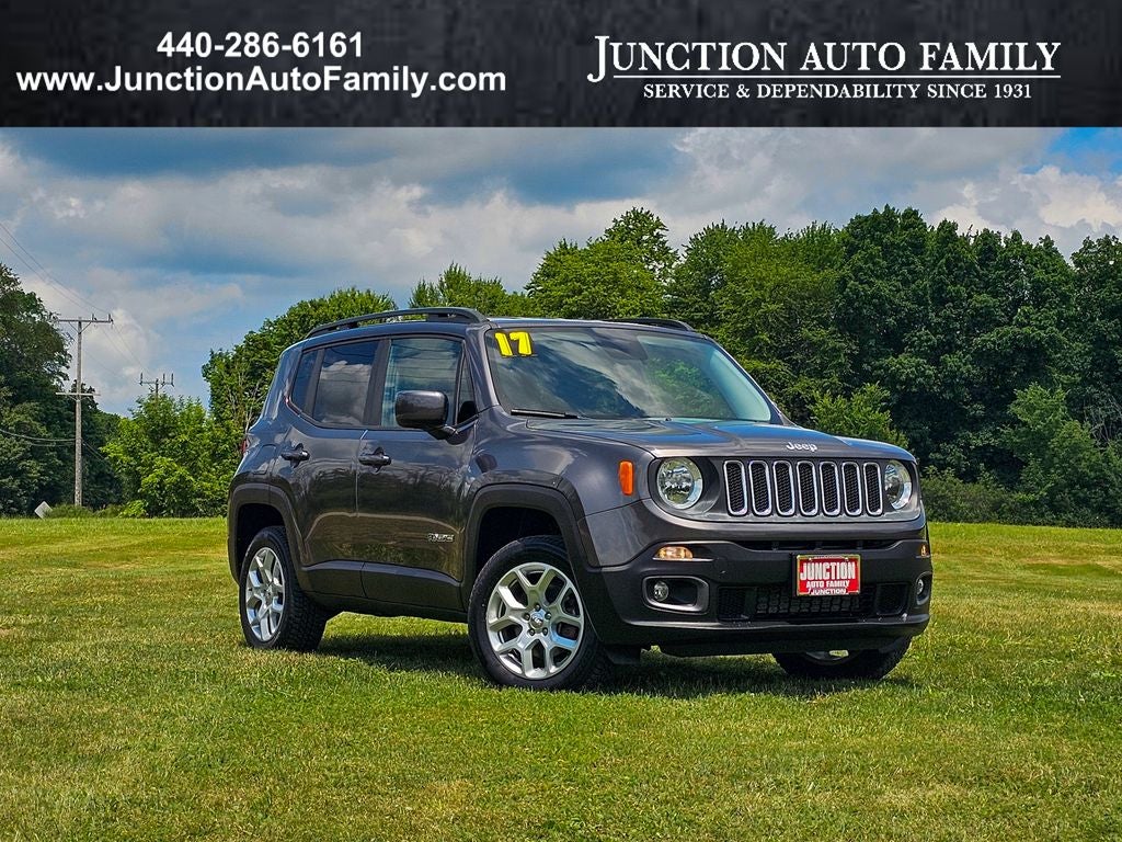 2017 Jeep Renegade Latitude 4x4 in Granite Crystal Metallic Clearcoat — front three-quarter view